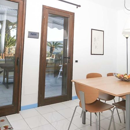 Il Porto Trilocale Nr.7 Lägenhet Porto Azzurro Exteriör bild