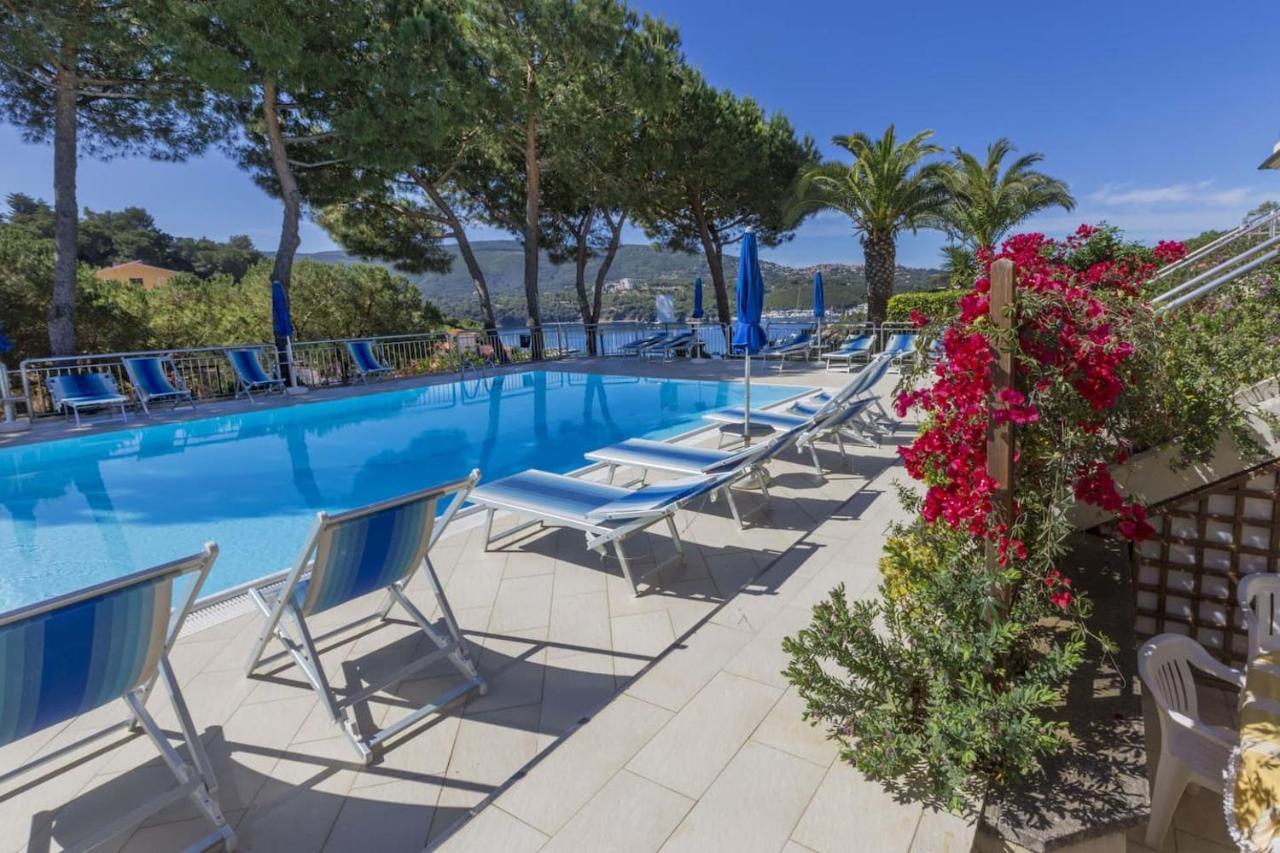 Il Porto Trilocale Nr.7 Lägenhet Porto Azzurro Exteriör bild