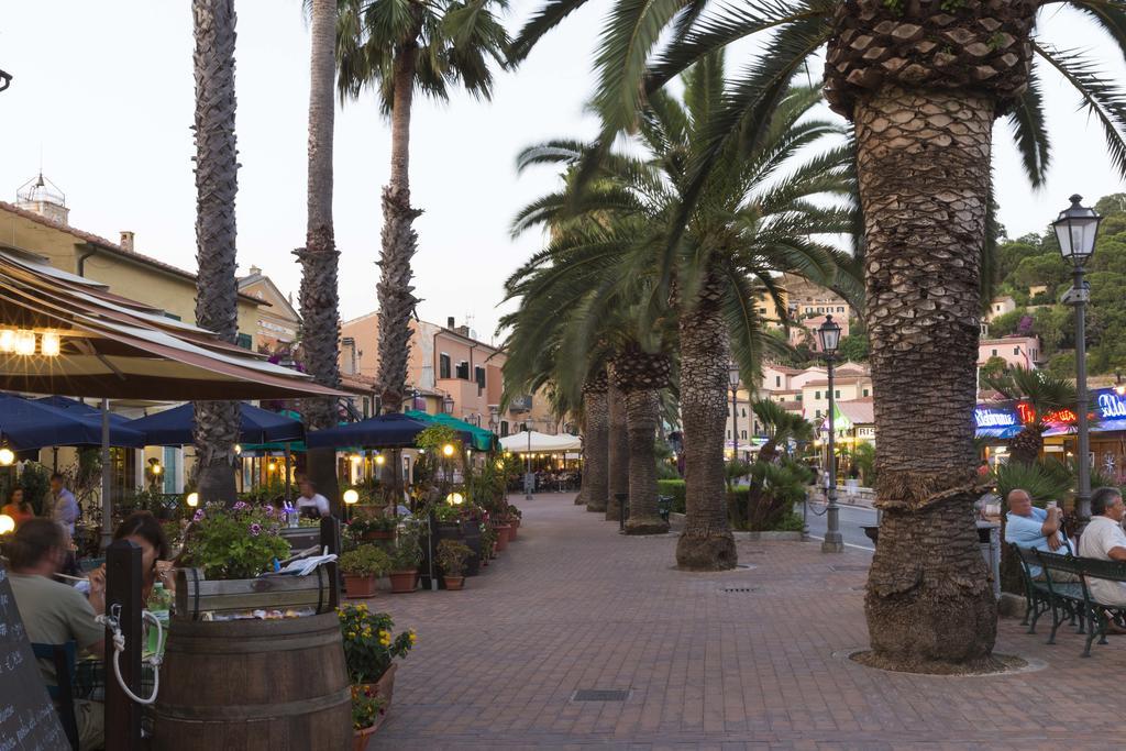 Il Porto Trilocale Nr.7 Lägenhet Porto Azzurro Exteriör bild